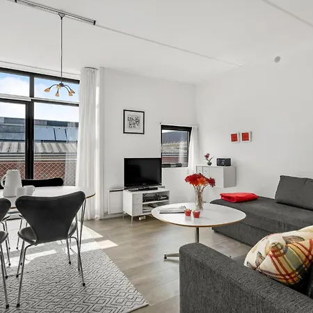 Apartment Bad, Lejl, 57 *